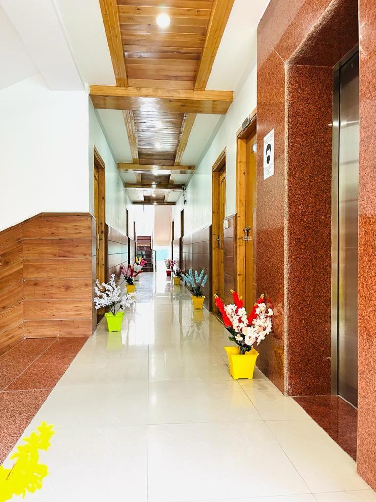 Tata Vista Resort Mall Road Manali - Centrally Heated & Air Cooled Екстериор снимка