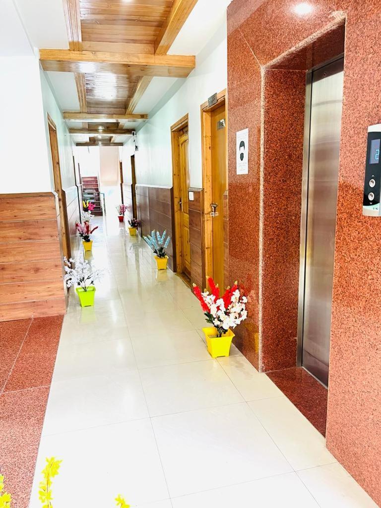 Tata Vista Resort Mall Road Manali - Centrally Heated & Air Cooled Екстериор снимка